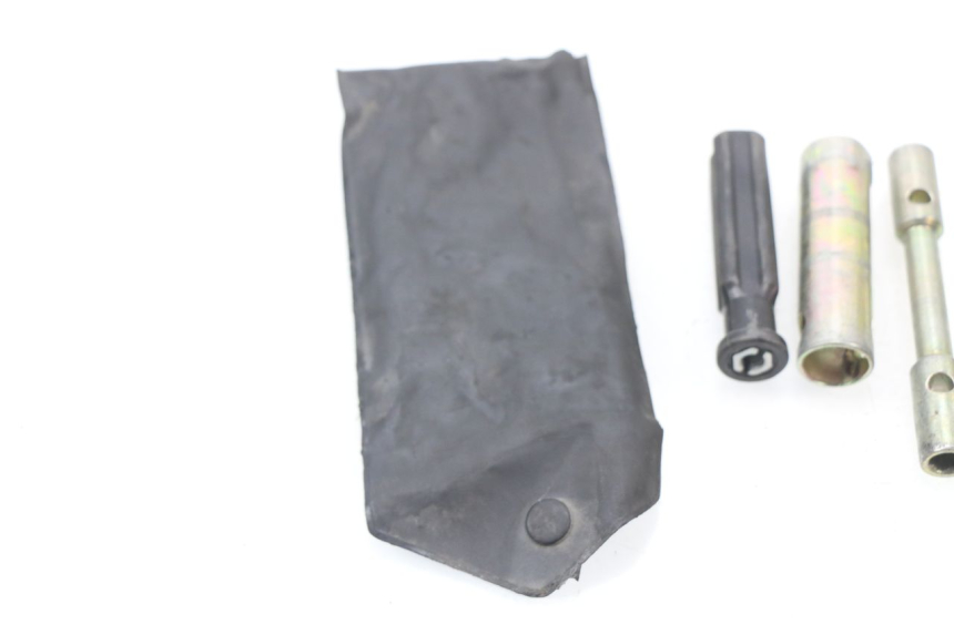 photo de TOOL KIT LINHAI MONARCH 125 (2003 - 2005)