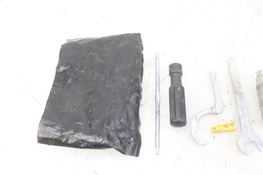 photo de TOOL KIT PIAGGIO MP3 LT 300 (2010 - 2016)