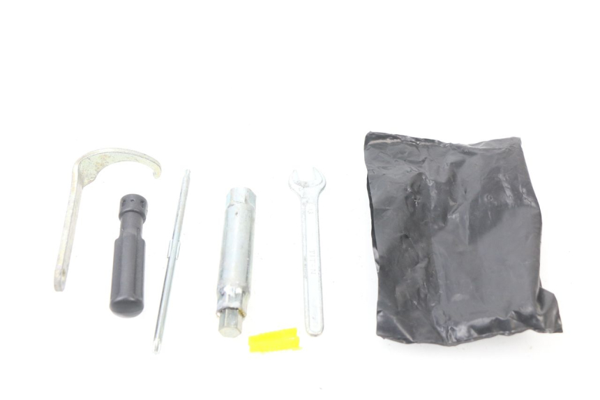 photo de TOOL KIT PIAGGIO MP3 500 (2011 - 2015)