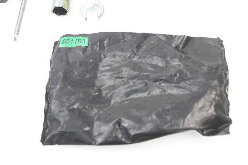 photo de TOOL KIT PIAGGIO MP3 500 (2011 - 2015)