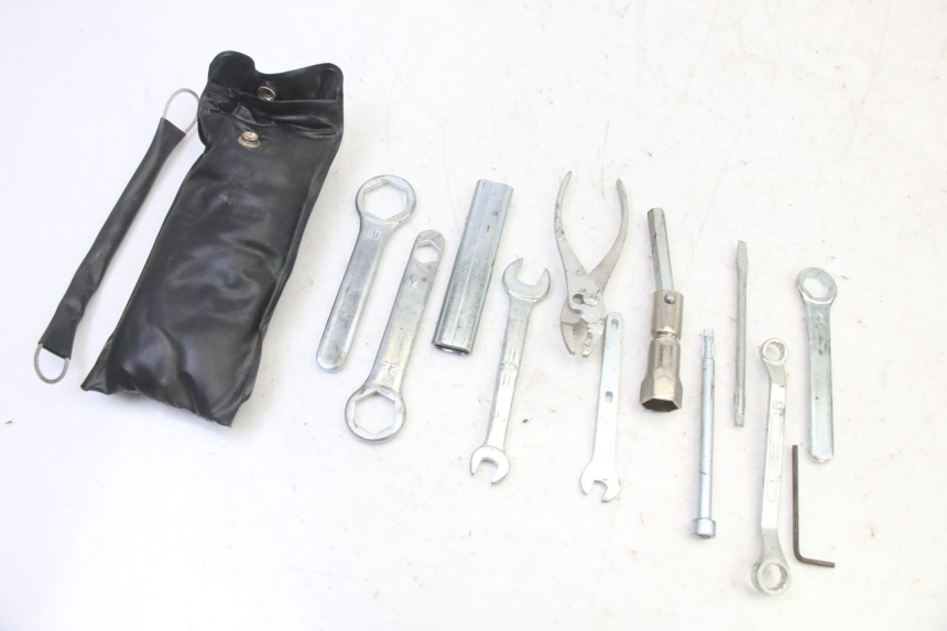 photo de TOOL KIT HONDA NTV DEAUVILLE 650 (2001 - 2006)