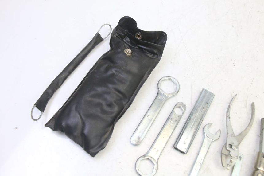 photo de TOOL KIT HONDA NTV DEAUVILLE 650 (2001 - 2006)