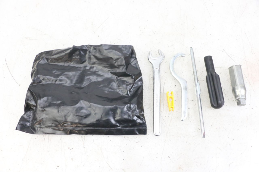 photo de TOOL KIT PIAGGIO X8 125 (2004 - 2007)