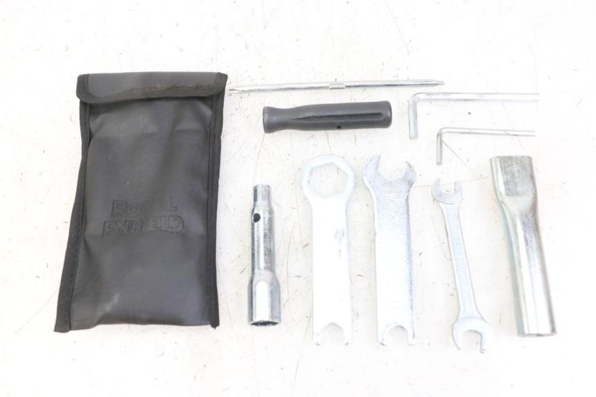 photo de TOOL KIT ROYAL ENFIELD HYMALAYAN 410 (2016 - 2023)