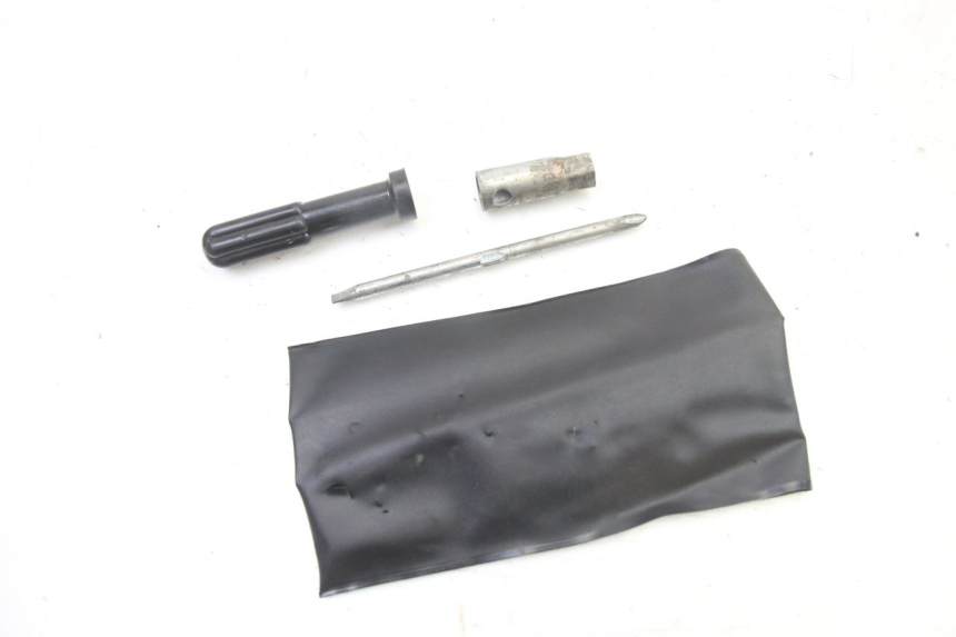 photo de TOOL KIT GILERA RUNNER SP 50 (2006 - 2008)