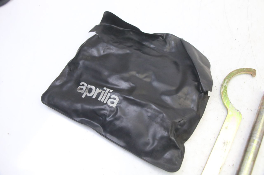 photo de TOOL KIT APRILIA SCARABEO GT TOURING 125 (1999 - 2005)