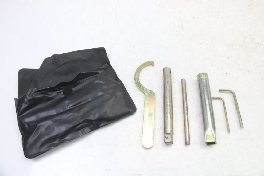 photo de TOOL KIT APRILIA SCARABEO GT TOURING 125 (1999 - 2005)