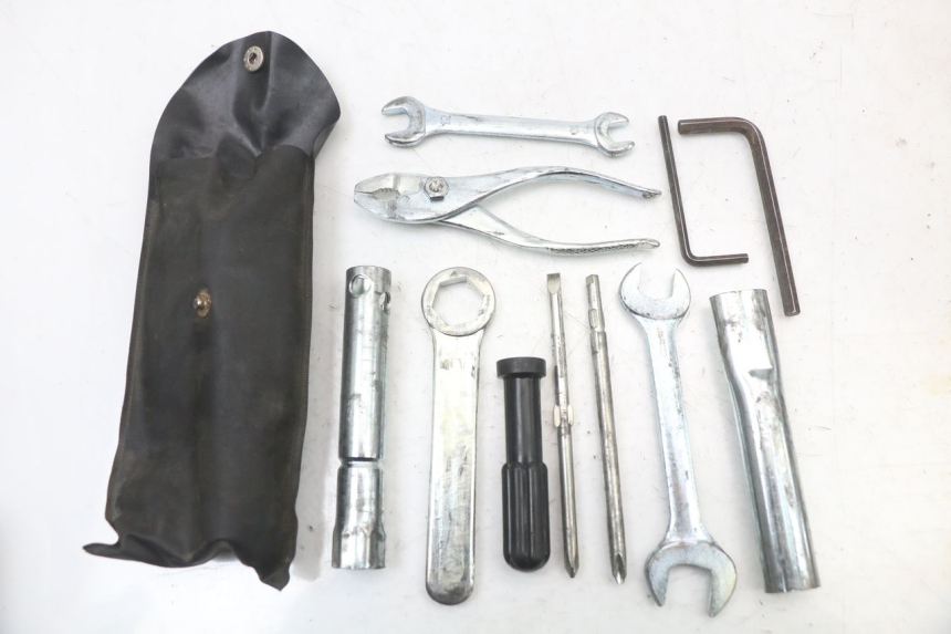 photo de Tool kit SUZUKI VL INTRUDER 125 (2004 - 2007)