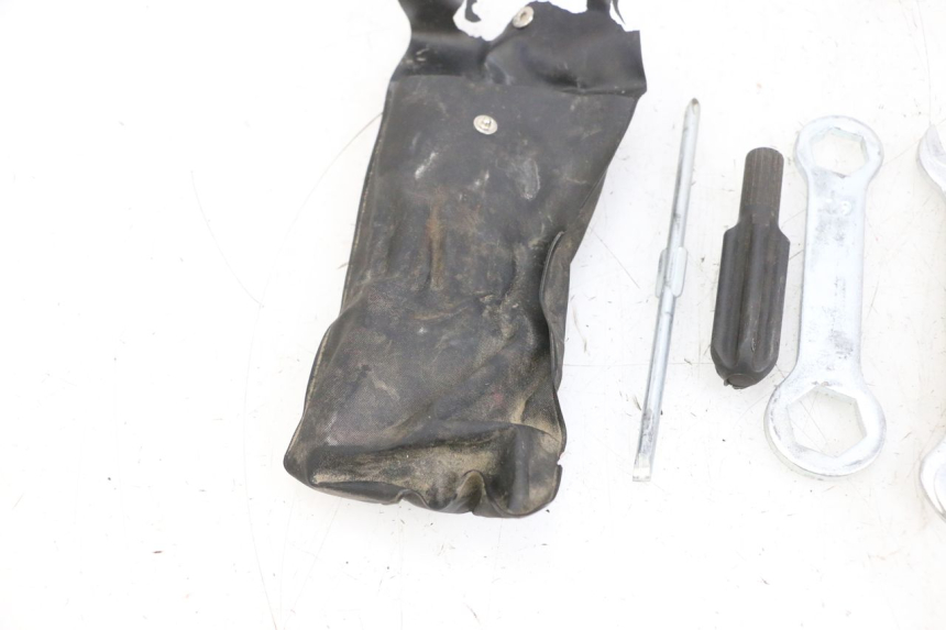 photo de TOOL KIT YAMAHA TZR 50 (2008 - 2016) - Technical close-up