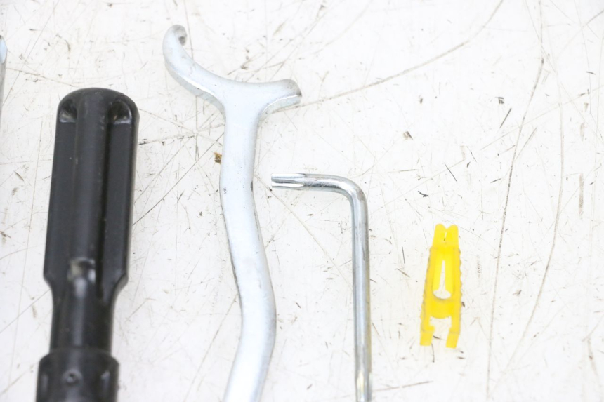 photo de TOOL KIT PIAGGIO VESPA GTS SUPER IE 125 (2009 - 2016) - Technical close-up