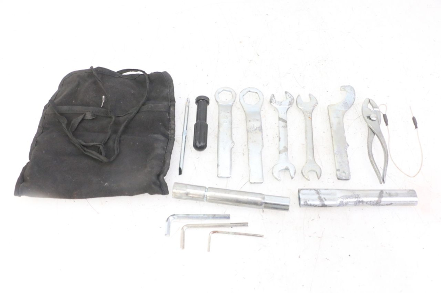 photo de TOOL KIT YAMAHA XJ6 ABS 600 (2008 - 2016)