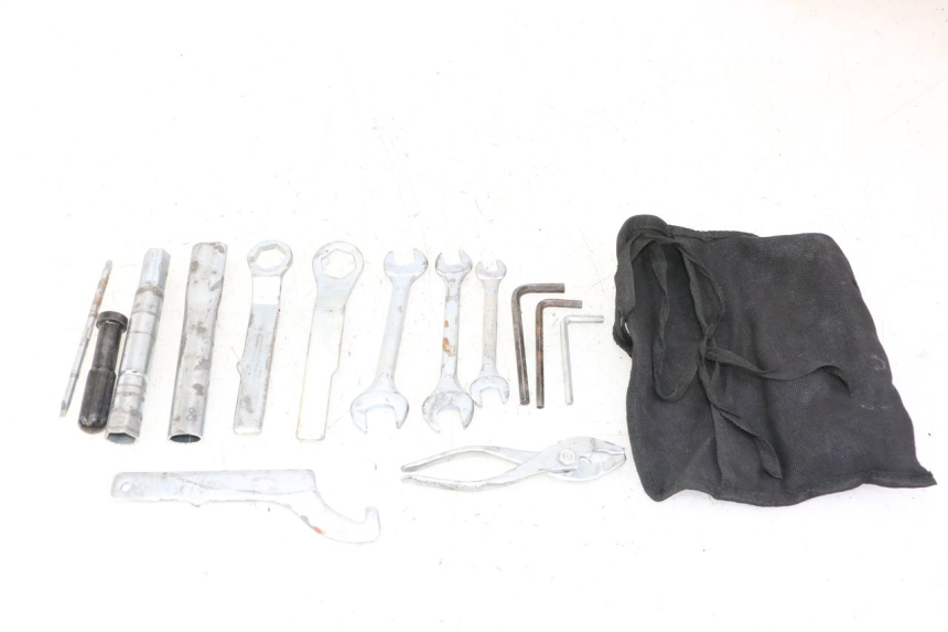 photo de TOOL KIT YAMAHA XJ6 ABS 600 (2008 - 2016)