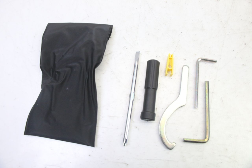 photo de TOOL KIT YAMAHA XMAX X-MAX 125 (2021 - 2025)