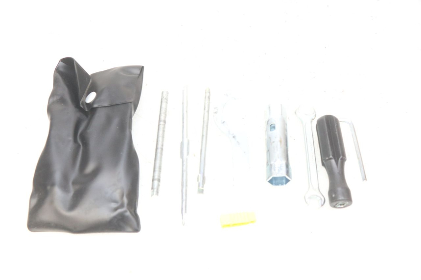 photo de TOOL KIT YAMAHA X-MAX XMAX 125 (2010 - 2014)