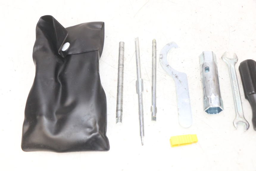 photo de TOOL KIT YAMAHA X-MAX XMAX 125 (2010 - 2014)