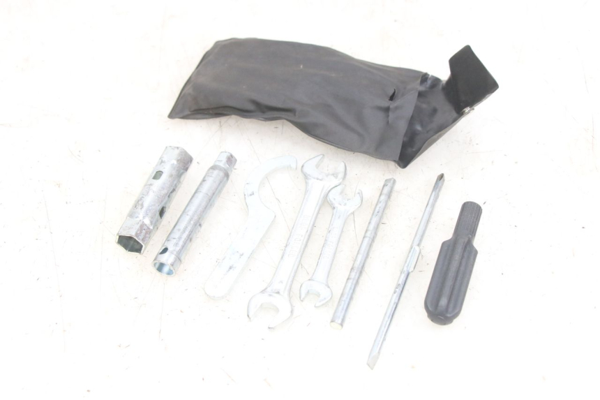 photo de TOOL KIT YAMAHA X-MAX XMAX 250 (2006 - 2009)