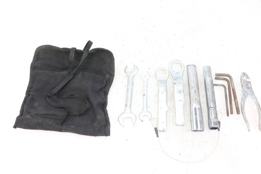 photo de TOOL KIT YAMAHA XJ6 ABS 600 (2008 - 2016)