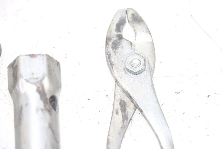 photo de TOOL KIT YAMAHA YFM R RAPTOR 250 (2008 - 2014) - Checked used part