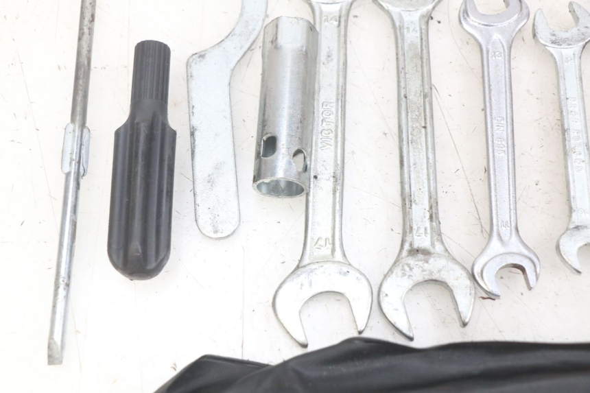 photo de TOOL KIT YAMAHA YP MAJESTY 125 (2007 - 2010)