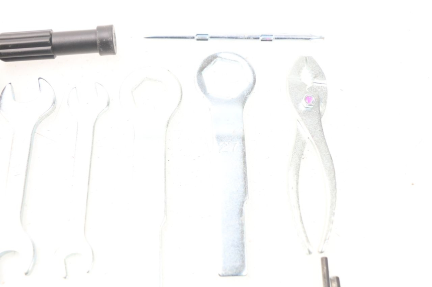 photo de TOOL KIT KAWASAKI Z Z900 900 (2017 - 2019) - Zoom on usage condition