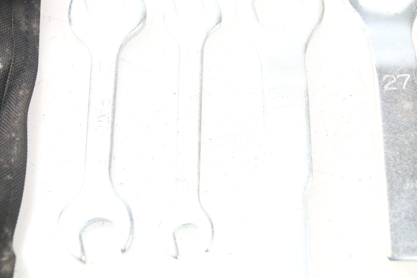 photo de TOOL KIT KAWASAKI Z Z900 900 (2017 - 2019) - Alternative perspective