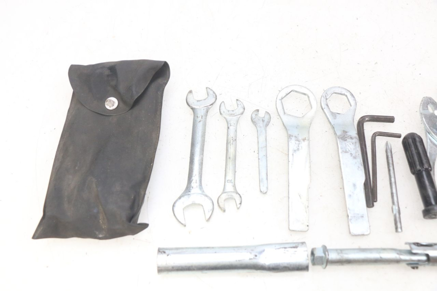 photo de TOOL KIT KAWASAKI ZR7 ZR-7 S 750 (1999 - 2004)