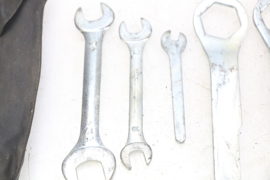 photo de TOOL KIT KAWASAKI ZR7 ZR-7 S 750 (1999 - 2004)