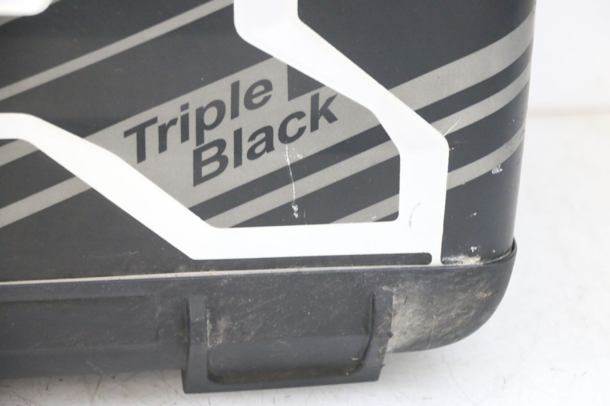 photo de RIGHT SUITCASE BMW R GS 1250 (2021 - 2024) - Fixing points details