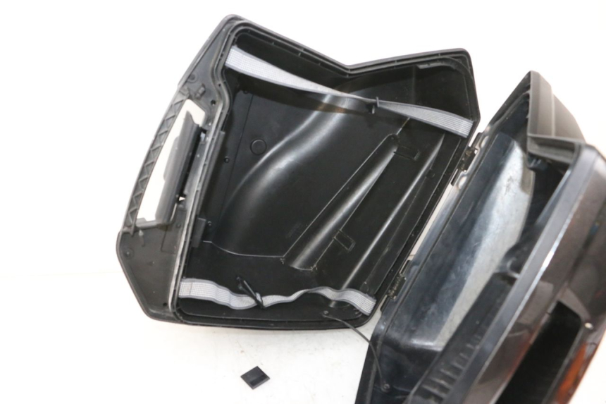 photo de LEFT SUITCASE KAWASAKI VERSYS ABS 650 (2015 - 2018) - Distinctive features