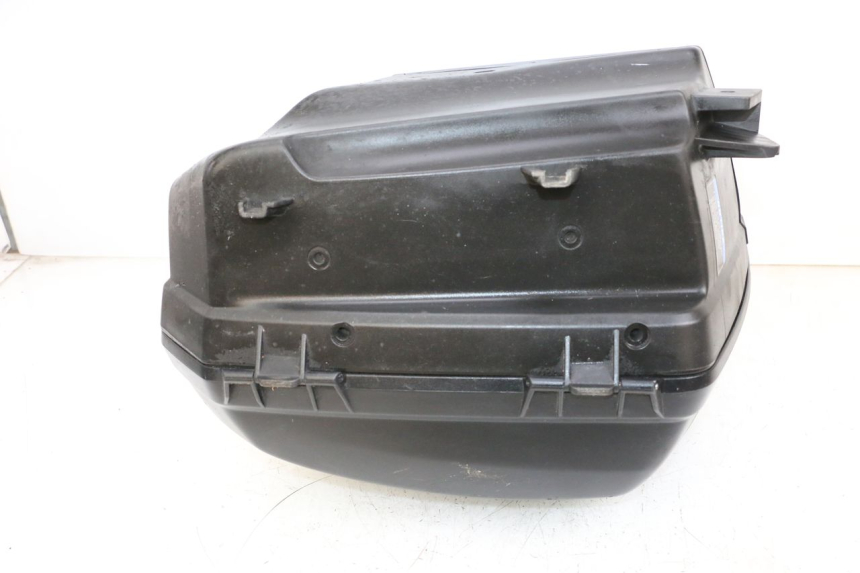 photo de LEFT SUITCASE KAWASAKI VERSYS ABS 650 (2015 - 2018) - Technical close-up