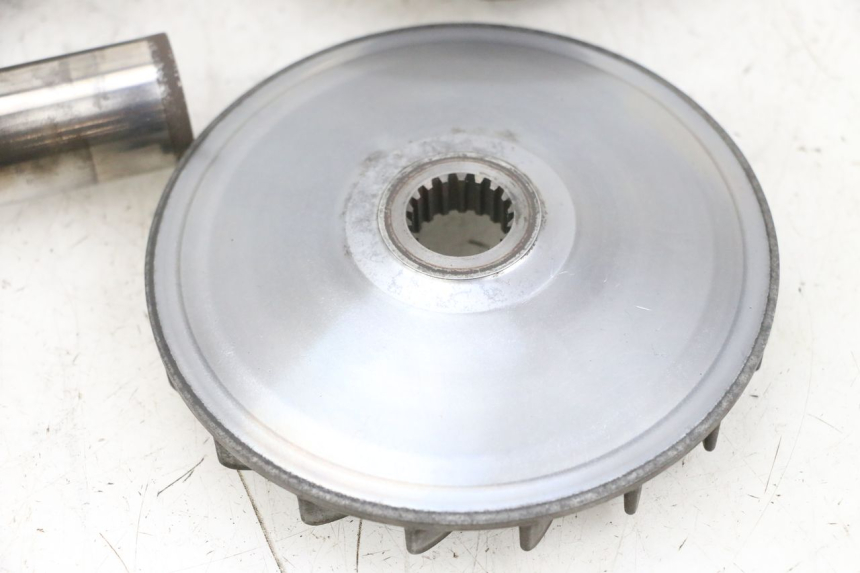 photo de VARIATOR SUZUKI BURGMAN 125 (2007 - 2014) - Fixing points details