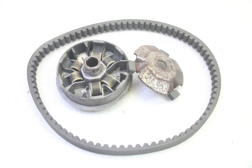 photo de VARIATOR SYM GTS EVO 125 (2009 - 2013) - Fixing points details