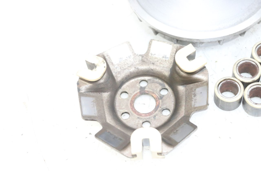 photo de VARIATOR DAELIM S1 125 (2007 - 2016) - Fixing points details