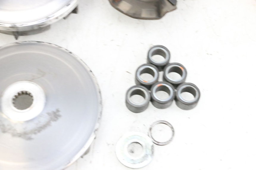 photo de VARIATOR YAMAHA XMAX X-MAX ABS 125 (2017 - 2020) - Alternative perspective