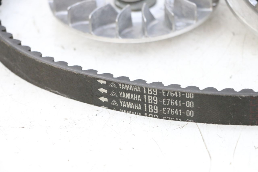 photo de VARIATOR YAMAHA XMAX X-MAX 125 (2006 - 2009) - Alternative perspective