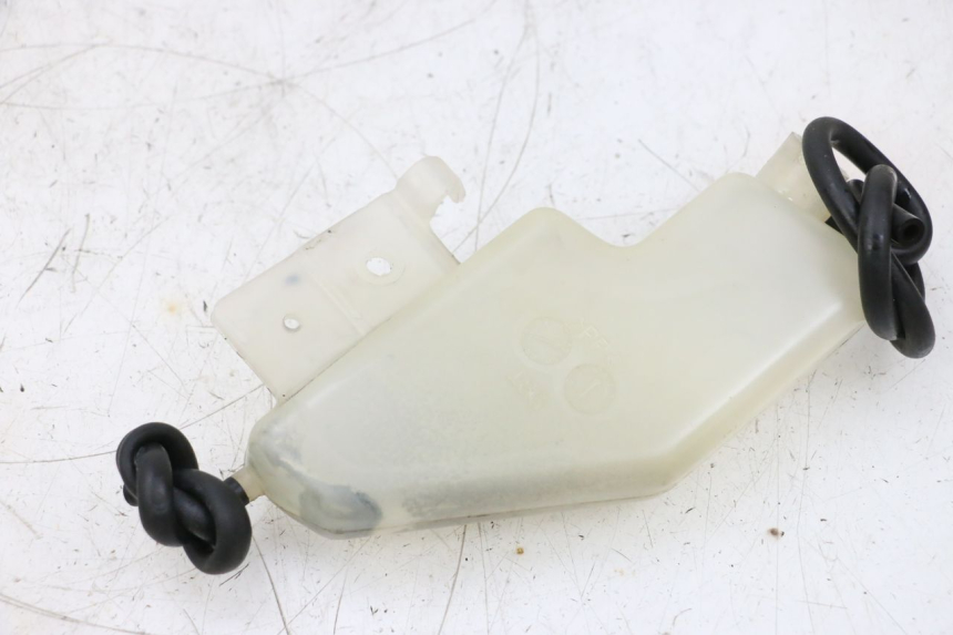 photo de COOLANT EXPANSION BOTTLE SUZUKI GSXR GSX-R 1000 (2003 - 2004) - Technical close-up