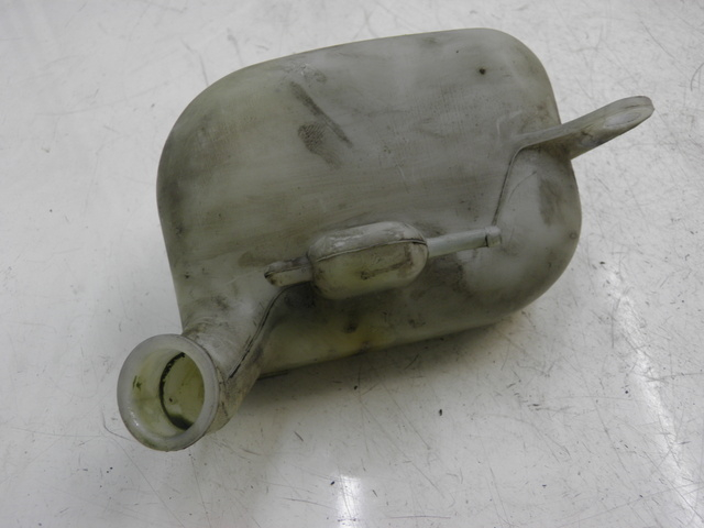 photo de COOLANT EXPANSION BOTTLE HONDA CB 500 (1993 - 1996)