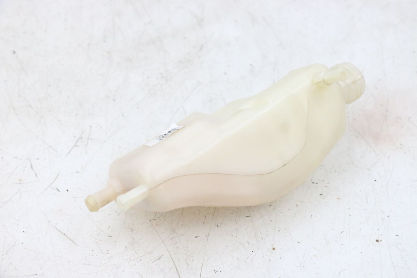 photo de COOLANT EXPANSION BOTTLE PIAGGIO MP3 HPE 300 (2019 - 2026) - Technical close-up
