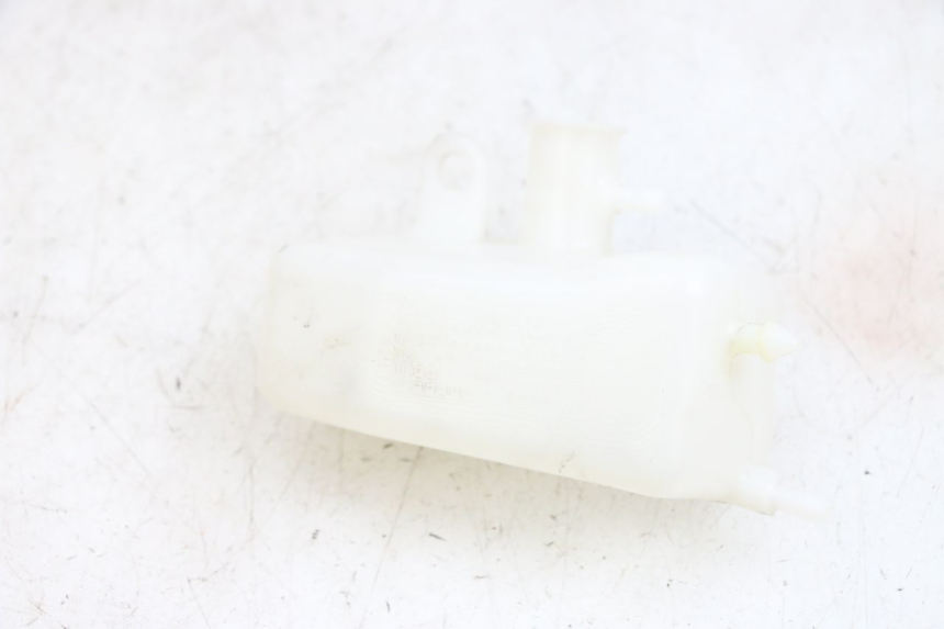 photo de COOLANT EXPANSION BOTTLE YAMAHA TRICITY 300 (2020 - 2024) - Alternative perspective