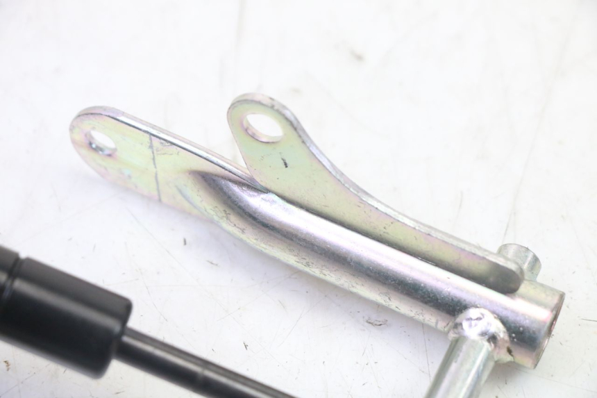 photo de UNDERSEAT ROD SHOCK YAMAHA XMAX X-MAX 125 (2021 - 2025)