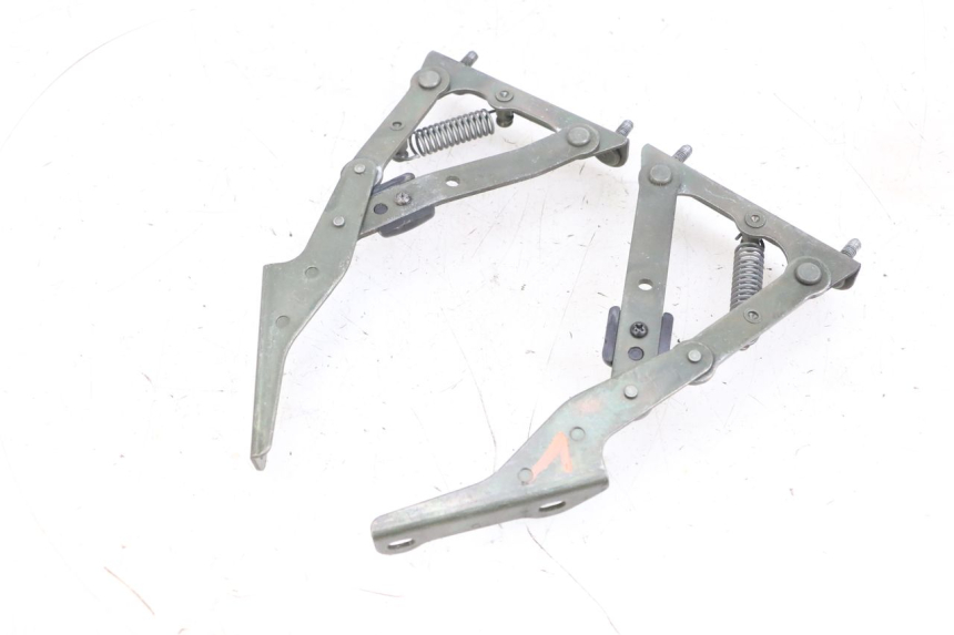 photo de UNDERSEAT ROD SHOCK PIAGGIO X8 125 (2004 - 2007) - Zoom on usage condition