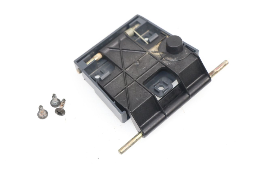 photo de UNDERSEAT STORAGE LOCK PEUGEOT BUXY 50 (1993 - 1998)