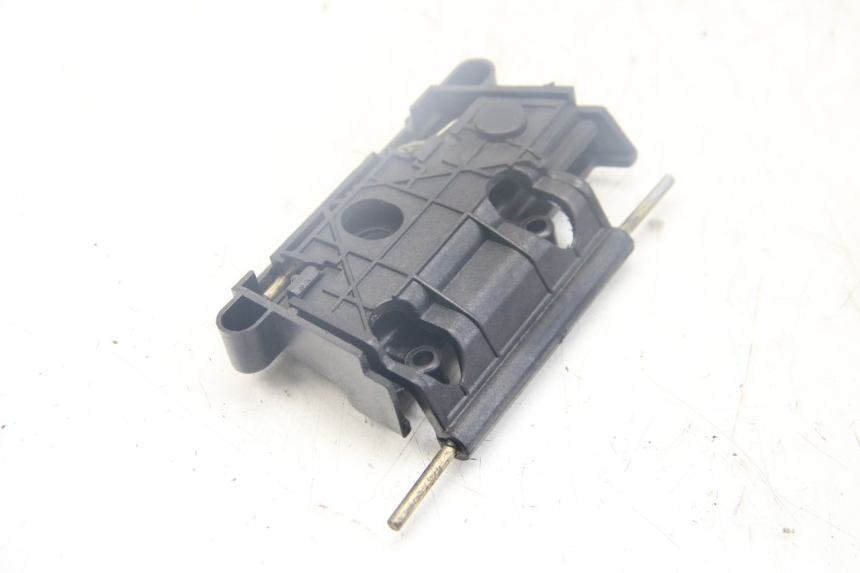 photo de UNDERSEAT STORAGE LOCK PEUGEOT VIVACITY NEW 4T 50 (2008 - 2017)