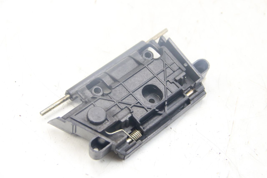 photo de UNDERSEAT STORAGE LOCK PEUGEOT VIVACITY NEW 4T 50 (2008 - 2017)