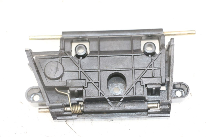 photo de UNDERSEAT STORAGE LOCK PEUGEOT VIVACITY NEW 4T 50 (2008 - 2017)
