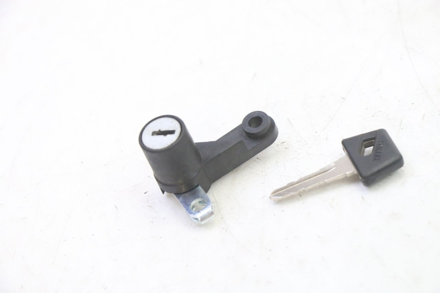 photo de SEAT LOCK YAMAHA XMAX X-MAX 125 (2021 - 2025)