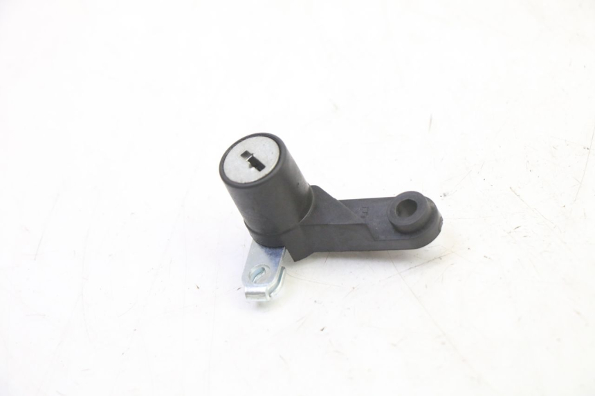 photo de SEAT LOCK YAMAHA XMAX X-MAX 125 (2021 - 2025)