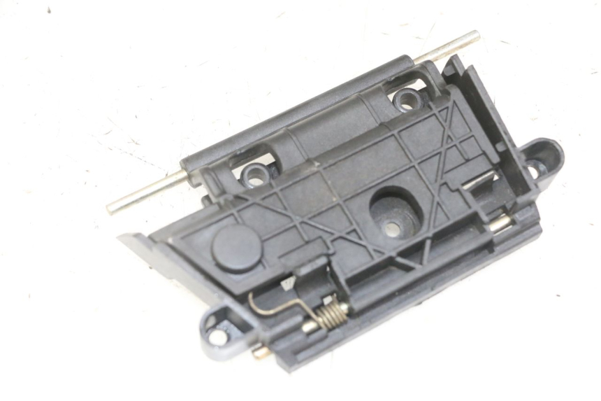 photo de LOCKING MECHANISM COVER PEUGEOT VIVACITY NEW 2T 50 (2008 - 2017)