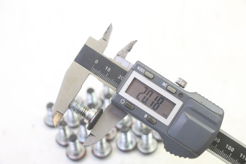 photo de BRAKE DISC BOLT QUADRO 4 4D 350 (2015 - 2018)