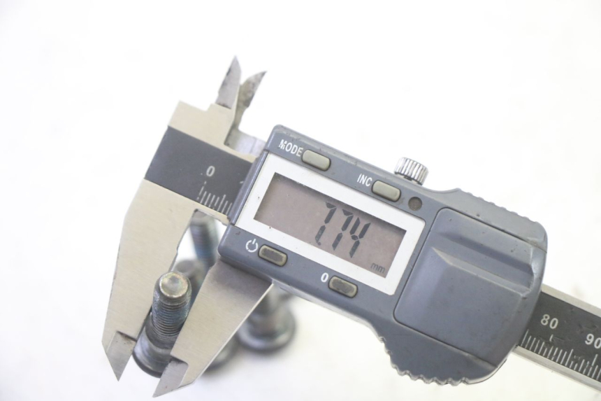 photo de BRAKE DISC BOLT ADIVA AD3 300 (2014 - 2020)